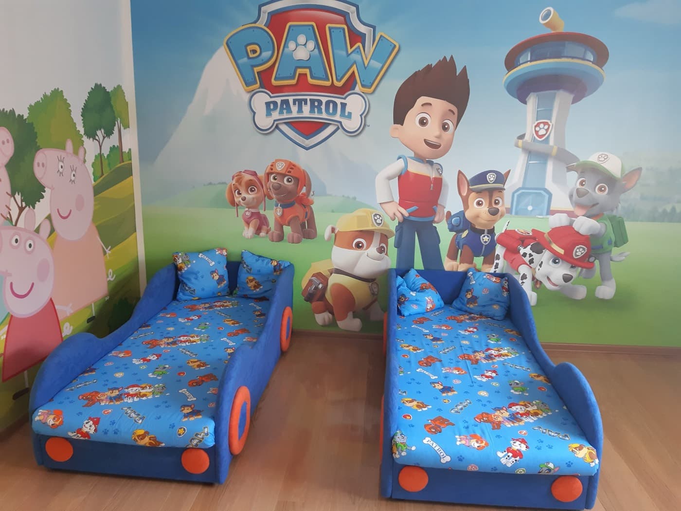 Dečji krevet sa dezenom, uklopljen u sobu